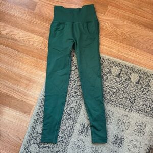 Vital Apparel Small Green Scrunch Butt Leggings